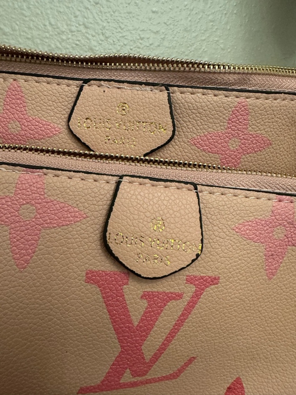 Coral crossbody bag three piece . Not authentic - Picture 4 of 6